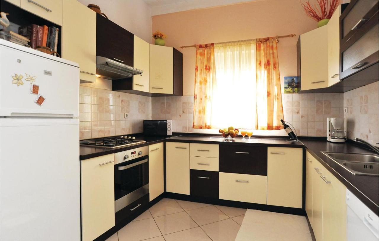 Beautiful Apartment In Maslenica With Kitchen Exterior photo